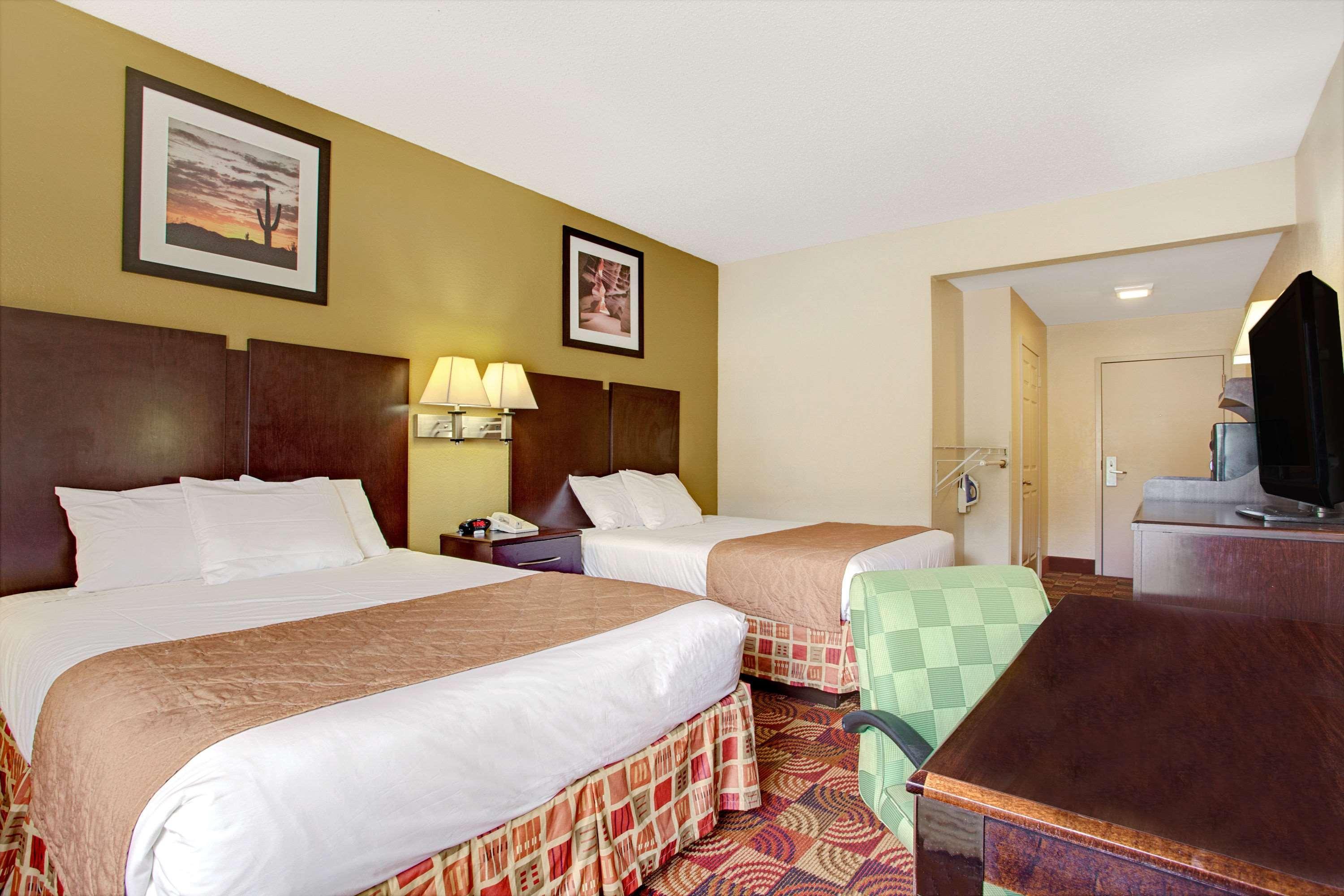 Days Inn & Suites By Wyndham Ridgeland Bagian luar foto